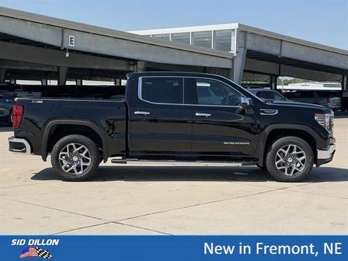 Onyx Black 2026 GMC Sierra 1500 SLT