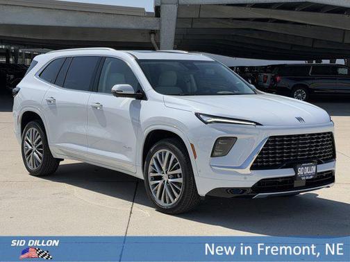 iridescent white tricoat 2026 Buick Enclave Avenir FWD