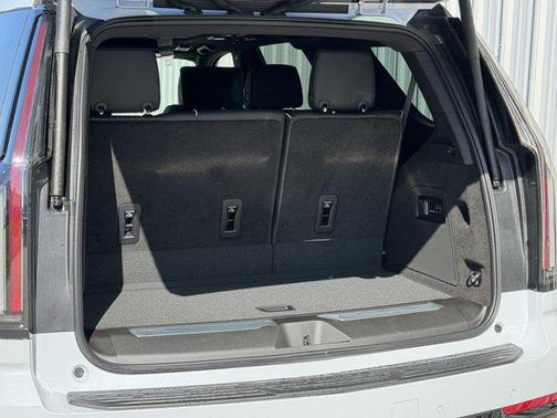 Vibrant White Tricoat 2026 Cadillac Escalade Sport