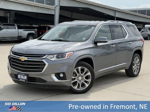 Satin Steel Metallic 2019 Chevrolet Traverse Premier