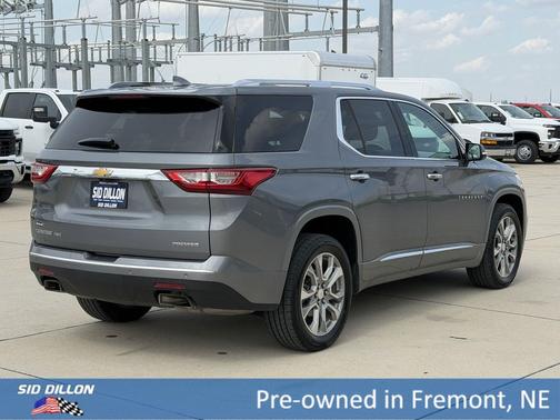Satin Steel Metallic 2019 Chevrolet Traverse Premier