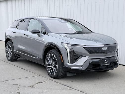 Argent Silver Metallic 2025 Cadillac OPTIQ Sport 1 AWD