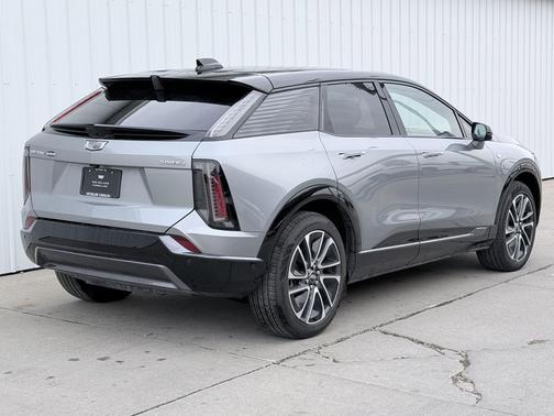 Argent Silver Metallic 2025 Cadillac OPTIQ Sport 1 AWD