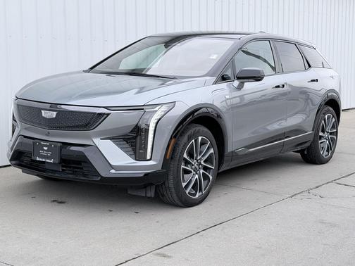 Argent Silver Metallic 2025 Cadillac OPTIQ Sport 1 AWD