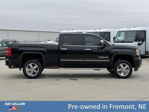 Onyx Black 2016 GMC Sierra 2500 SLT