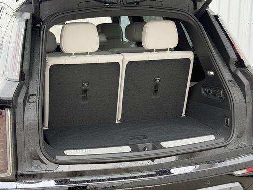 Stellar Black Metallic 2026 Cadillac VISTIQ Sport