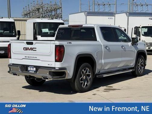 Glacier White Tricoat 2026 GMC Sierra 1500 SLT