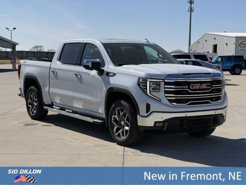 Glacier White Tricoat 2026 GMC Sierra 1500 SLT