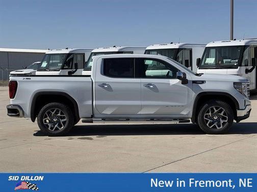 Glacier White Tricoat 2026 GMC Sierra 1500 SLT