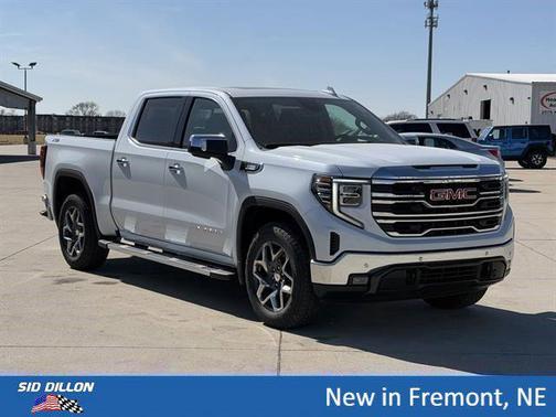 Glacier White Tricoat 2026 GMC Sierra 1500 SLT