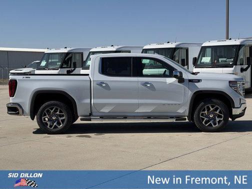 Glacier White Tricoat 2026 GMC Sierra 1500 SLT