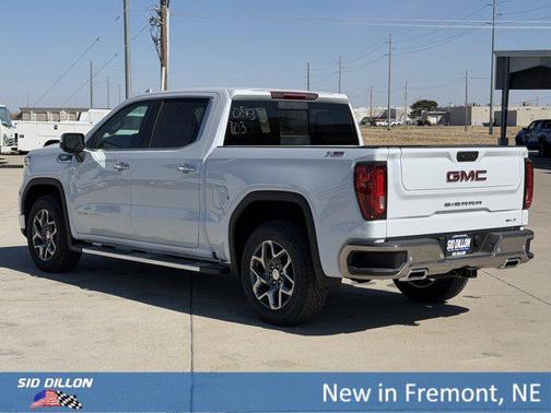 Glacier White Tricoat 2026 GMC Sierra 1500 SLT