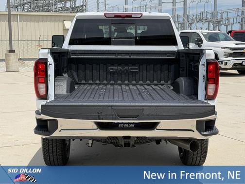 Summit White 2026 GMC Sierra 2500 SLE