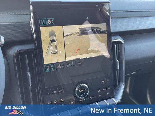 Glacier White Tricoat 2026 GMC Acadia AT4 AWD