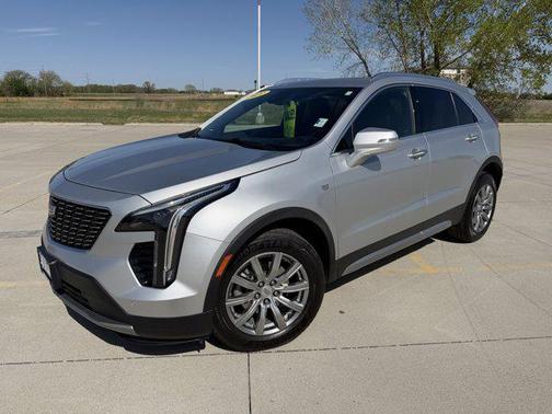 Radiant Silver Metallic 2021 Cadillac XT4 Premium Luxury