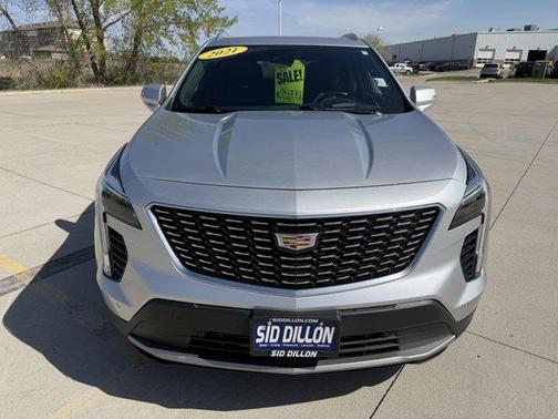 Radiant Silver Metallic 2021 Cadillac XT4 Premium Luxury