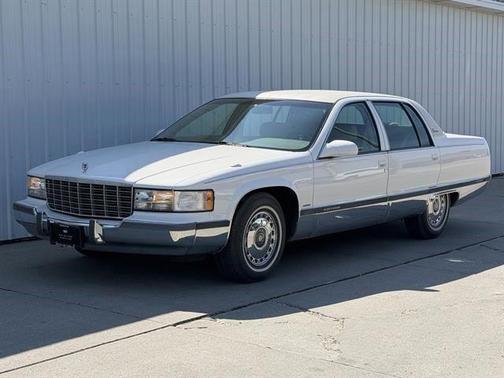 Cotillion White 1996 Cadillac Fleetwood Standard