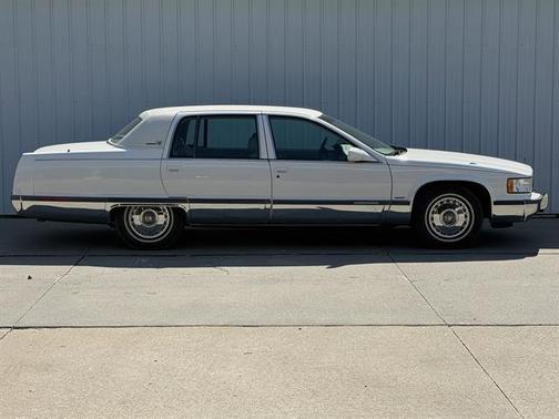 Cotillion White 1996 Cadillac Fleetwood Standard