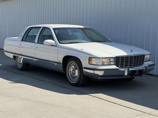 Cotillion White 1996 Cadillac Fleetwood Standard
