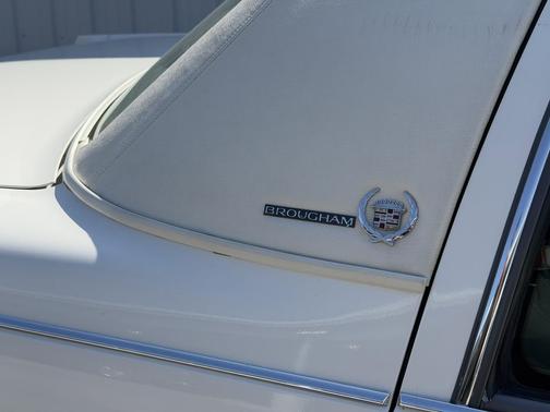 White 1996 Cadillac Fleetwood Standard