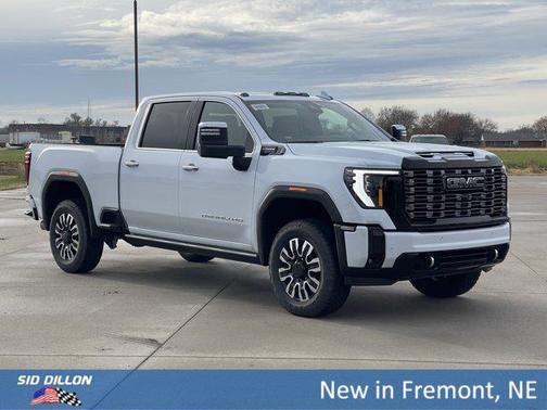 Glacier White Tricoat 2026 GMC Sierra 2500 Denali Ultimate