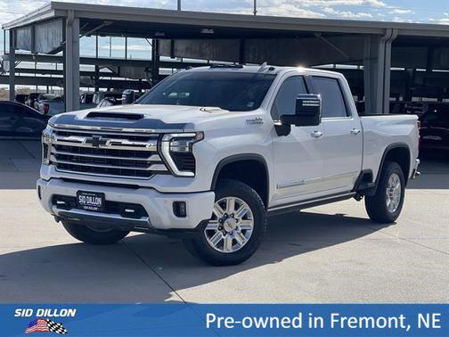 Iridescent Pearl Tricoat 2025 Chevrolet Silverado 2500 High Country
