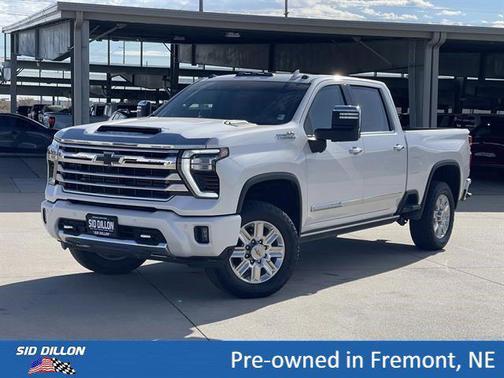 Iridescent Pearl Tricoat 2025 Chevrolet Silverado 2500 High Country