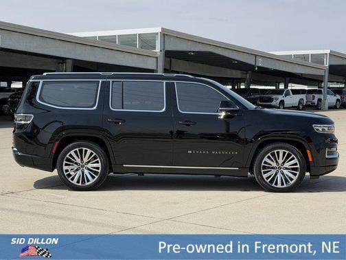 Diamond Black Crystal Pearlcoat 2023 Jeep Grand Wagoneer Series III 4x4