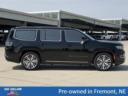 Diamond Black Crystal Pearlcoat 2023 Jeep Grand Wagoneer Series III 4x4