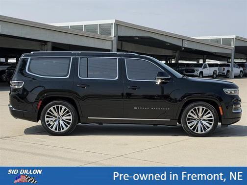 Diamond Black Crystal Pearlcoat 2023 Jeep Grand Wagoneer Series III 4x4