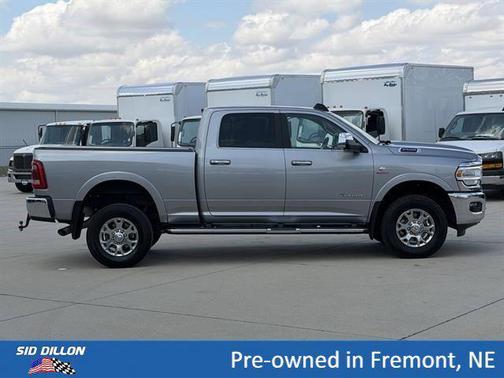 Billet Silver Metallic Clearcoat 2022 RAM 2500 Laramie Crew Cab 4x4 6'4' Box
