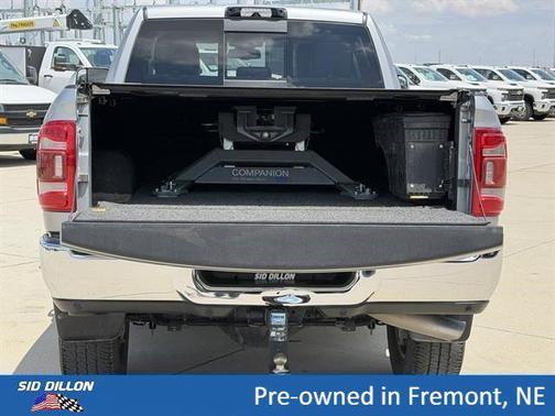 Billet Silver Metallic Clearcoat 2022 RAM 2500 Laramie Crew Cab 4x4 6'4' Box