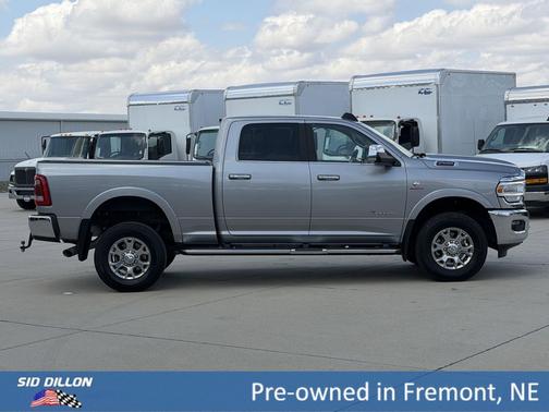 Billet Silver Metallic Clearcoat 2022 RAM 2500 Laramie Crew Cab 4x4 6'4' Box