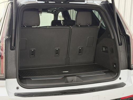 Vibrant White Tricoat 2026 Cadillac Escalade Sport Platinum