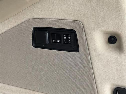 Crystal White Tricoat 2023 Cadillac Escalade ESV Premium Luxury