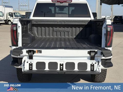 Summit White 2026 GMC Sierra 2500 AT4