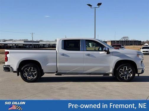 Iridescent Pearl Tricoat 2022 Chevrolet Silverado 1500 LTZ