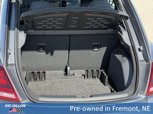 Platinum Gray Metallic 2018 Volkswagen Beetle 2.0T SE