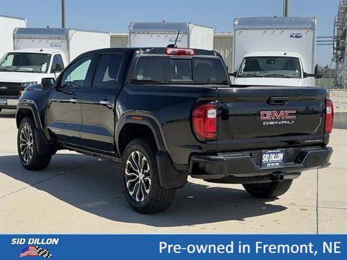 Onyx Black 2025 GMC Canyon Denali