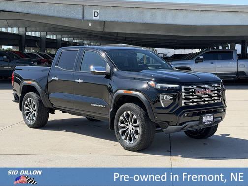 Onyx Black 2025 GMC Canyon Denali