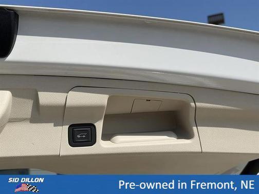 White Frost Tricoat 2023 GMC Acadia Denali