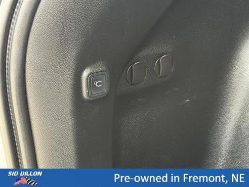 Bright White Clearcoat 2019 Jeep Cherokee Trailhawk