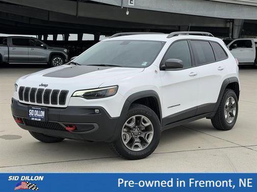 Bright White Clearcoat 2019 Jeep Cherokee Trailhawk