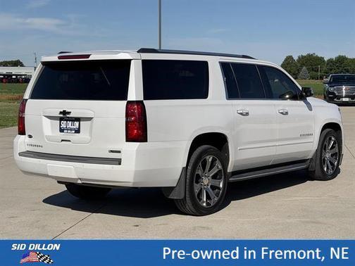 Iridescent Pearl Tricoat 2017 Chevrolet Suburban Premier