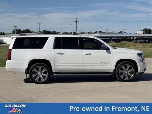 Iridescent Pearl Tricoat 2017 Chevrolet Suburban Premier