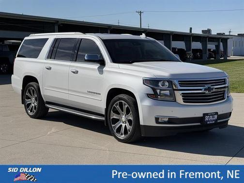 Iridescent Pearl Tricoat 2017 Chevrolet Suburban Premier