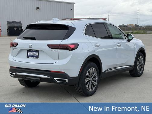 Iridescent White Tricoat 2026 Buick Envision Preferred AWD