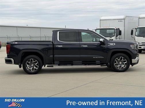 Titanium Rush Metallic 2022 GMC Sierra 1500 SLT