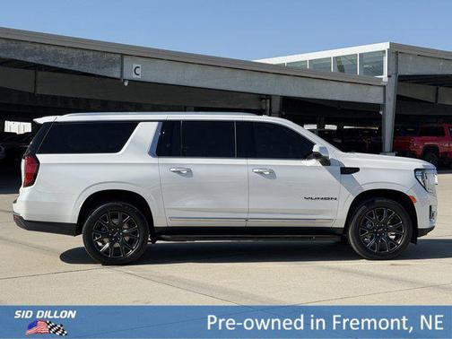 White Frost Tricoat 2023 GMC Yukon XL SLT