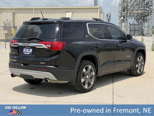 Black 2019 GMC Acadia SLT-2
